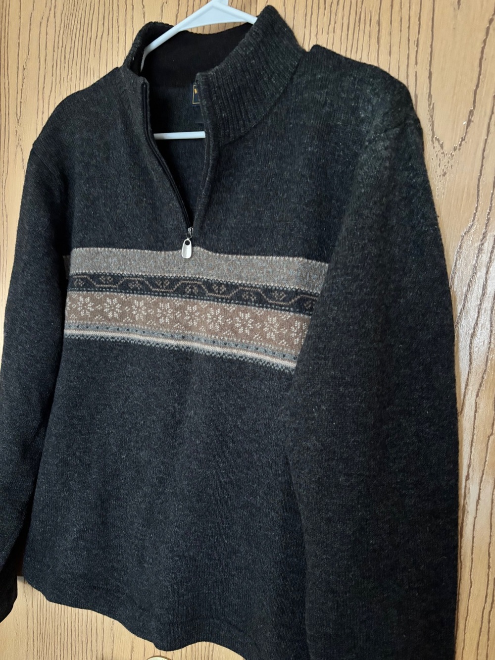 WOOLRICH Charcoal Gray LambswoolSweater with Nordic Patterned Chest, size M